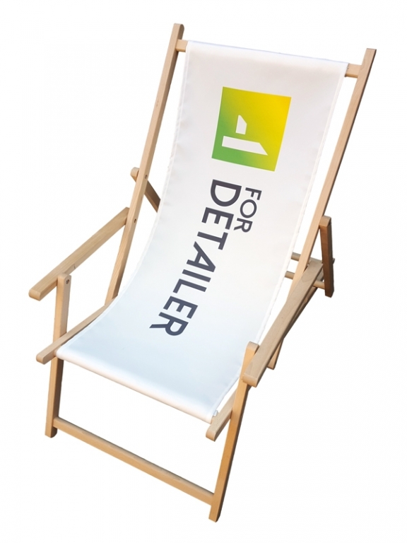 deckchairs with armrests